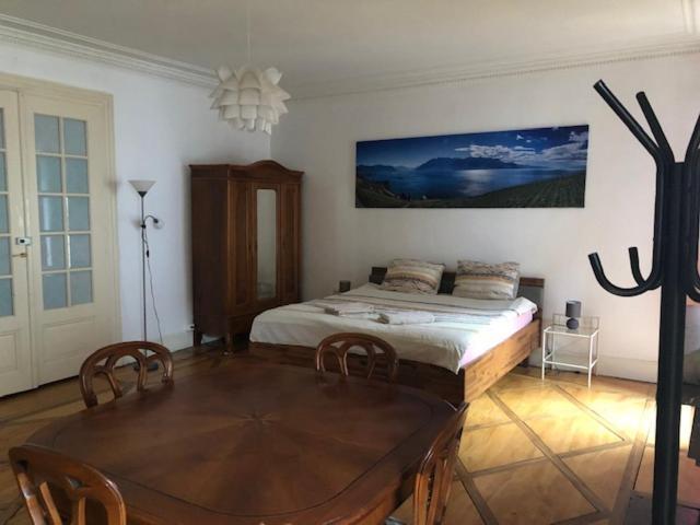 Hôtel L'AMI DE PASSAGE, Le prieuré à Orbe Extérieur photo